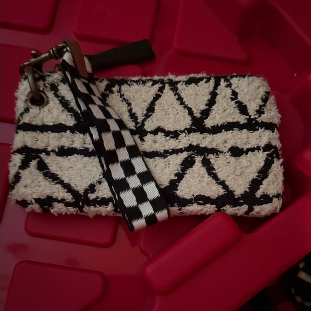 Black and Cream Patterned Women's Wristlet